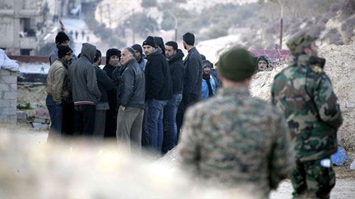 un grupo de rebeldes se entrega al ejército sirio Entregan sus armas en provincia siria de Homs 177 opositores