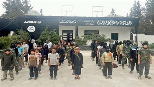campamento de Daesh Daesh recluta a la fuerza a decenas de jóvenes en Deir Ezzor