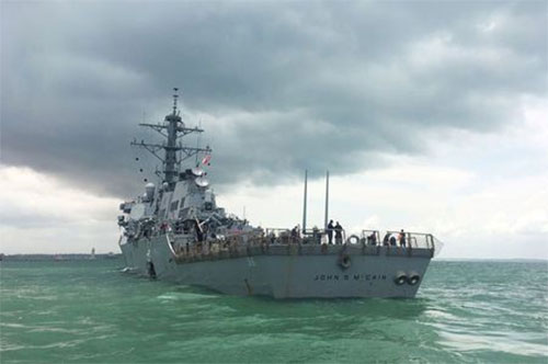 buque de guerra de EEUU Diez marineros de un buque de guerra de EEUU desaparecidos cerca de Singapur