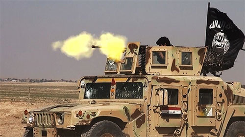 vehículos blindados de Daesh Informe denuncia entrega de armas a terroristas por EEUU y Arabia Saudita