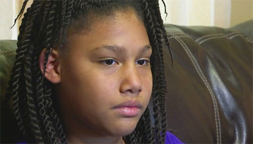 la niña de 11 años Honestie Hodge Confunden a una niña de once años con una mujer de cuarenta