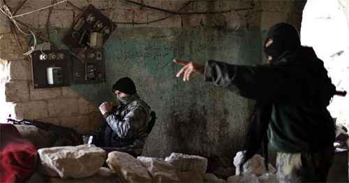 miembros del Frente al Nusra en Idlib Violentos choques entre ejército sirio y Al Nusra en Idlib
