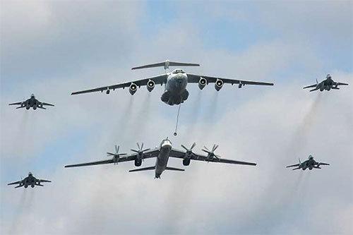 Bombarderos estratégicos rusos atacan a terroristas en Siria Bombarderos estratégicos rusos atacan posiciones terroristas en Siria