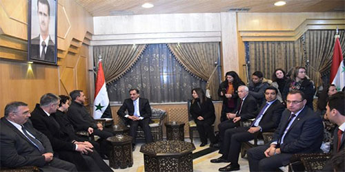 El gobernador de Alepo, Hussein Diab, durante su reunión con la delegación francesa Una delegación parlamentaria francesa visita la ciudad de Alepo