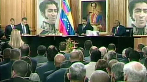 El Parlamento exige la dimisión de Maduro Continúa la pugna política entre la Asamblea venezolana y el Ejecutivo