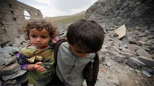 niños huyen de un ataque Nueva masacre de la agresión saudí en Yemen