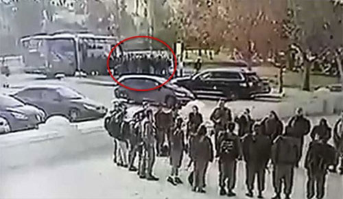 soldados sionistas agrupados antes del atropello