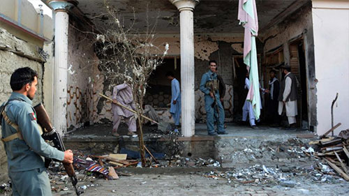 cinco diplomáticos de Emiratos Árabes Unidos murieron en el atentado El embajador emiratí en Afganistán resultó herido en el atentado de Kandahar