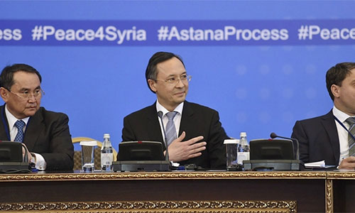 el ministro de Exteriores de Kazajistán, Kairat Abdrajmenov Rusia, Turquía e Irán se comprometen a combatir a Daesh y al Frente al Nusra