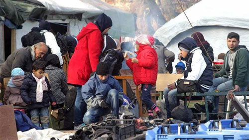 refugiados en un canpamento en la isla griega de Lesbos