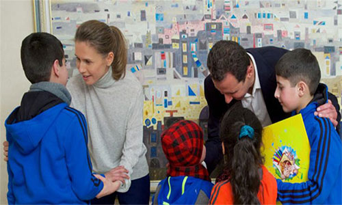 Al Assad y su esposa reciben a mujeres y niños liberados de grupos terroristas Al Assad y su esposa reciben a mujeres y niños liberados de grupos terroristas