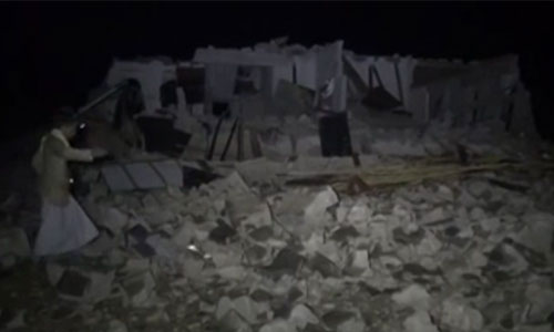 escombros de la casa blanco del criminal ataque saudí Ocho mujeres y una niña mueren en una nueva agresión saudí en Yemen