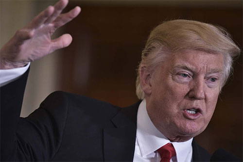 Trump dice que “Irán está jugando con fuego” El presidente de EEUU dice que “Irán está jugando con fuego”
