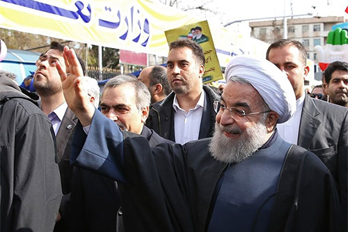 el presidente Hassan Rohani entre los manifestantes Los iraníes responden en las calles a las amenazas de Trump
