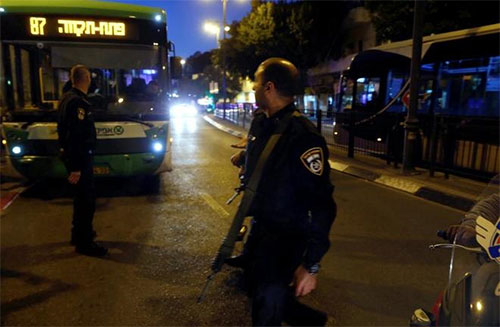 Siete israelíes heridos en un ataque armado cerca de Tel Aviv Siete israelíes heridos en un ataque armado cerca de Tel Aviv