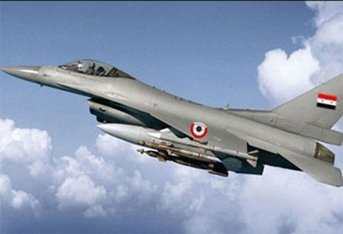 Un avión militar sirio Un avión sirio alcanzado por un misil logra regresar a su base