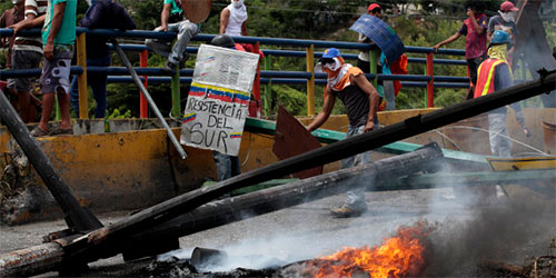 “paro cívico” de la oposición venezolana Dos muertos en la primera jornada del “paro cívico” de la oposición en Venezuela