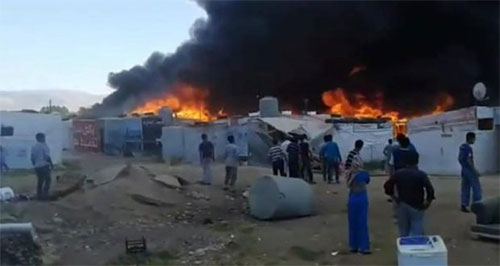 gran incendio arrasa un campamento de refugiados sirios en Líbano Un gran incendio arrasa un campamento de refugiados sirios en Líbano