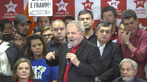 El expresidente de Brasil, Lula da Silva Lula mantiene su candidatura presidencial pese a ser condenado