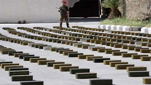 parte del cargamento de armas decomisado Incautado un gran cargamento de armas destinado a los terroristas en Qalamún