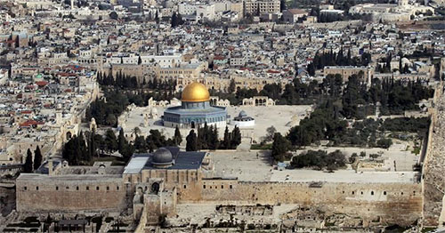 la Explanada de las Mezquitas en Al Quds La Policía de la ocupación israelí detiene a vigilantes de la Explanada de Al Aqsa