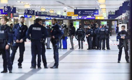 ataque con hacha en dusseldorf Un hombre ataca con hacha a diversos transeúntes en Alemania