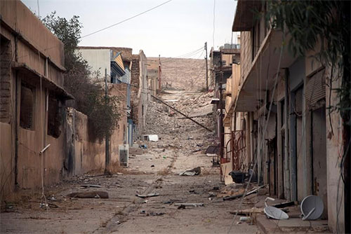 una calle en la ciudad vieja de Mosul Daesh retiene a los civiles como rehenes en la parte occidental de Mosul
