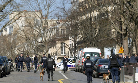 La policía francesa se despliega en el exterior de la sede del FMI Explota un sobre en la sede del FMI en París