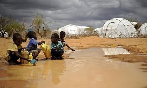 niños somalíes en un campamento de refugiados La desesperada situación humanitaria en Somalia preocupa a la ONU