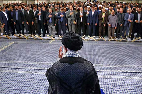 Jamenei durante un evento coránico en Teherán El líder supremo de Irán augura la caída de la monarquía de Al Saud