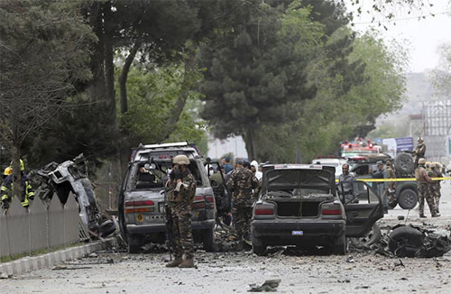 Un ataque suicida contra un convoy de la OTAN en Kabul Un ataque suicida contra un convoy de la OTAN en Kabul