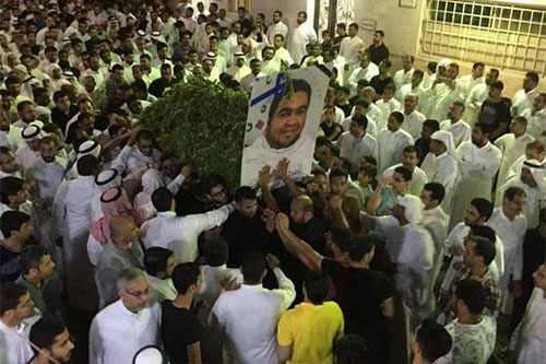 entierro del joven Ali Yawad El régimen saudí insiste en arrasar un histórico barrio en Awamiya