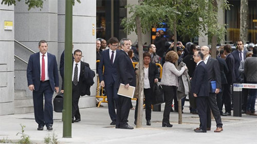 La Fiscalía pide prisión incondicional para los exconsejeros del Gobierno catalán La Fiscalía pide prisión incondicional para los exconsejeros del Gobierno catalán