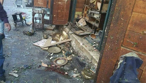 destrozos por el impacto de un proyectil en Damasco