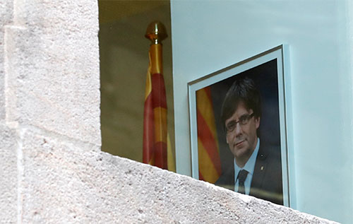 El presidente destituido de Cataluña dice representar al “gobierno en el exilio” El presidente destituido de Cataluña dice representar al “gobierno en el exilio”