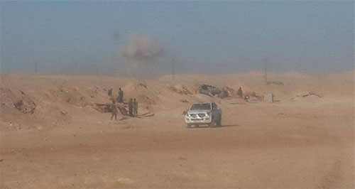 Ejército sirio irrumpe en Al Mayadin Ejército sirio irrumpe en Al Mayadin y libera de terroristas el este de Homs