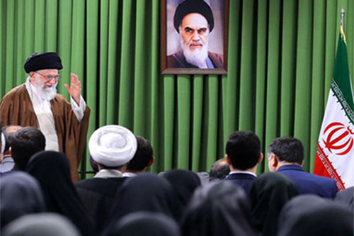 El líder supremo de la República Islámica de Irán, Sayed Ali Jamenei El líder supremo iraní reta a Estados Unidos sobre el futuro del acuerdo nuclear