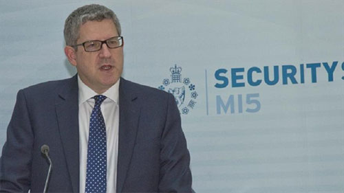 el jefe del MI5 Andrew Parker El jefe de la inteligencia británica alerta de inminentes ataques masivos