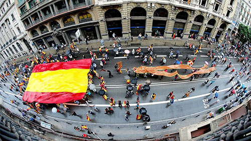 Cataluña reclama independencia Paro cívico en protesta contra la actuación policial durante el referéndum