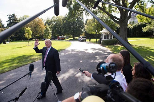 Trump estudia romper el acuerdo nuclear con Irán Donald Trump estudia romper el acuerdo nuclear con Irán