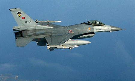 Un avión de combate F-16 de la Aviación de Turquía Turquía anuncia la muerte de siete miembros del PKK