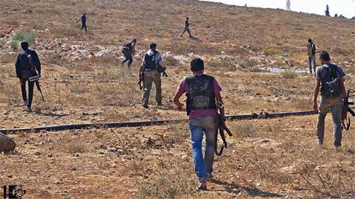 Grupos armados deben replegarse de zona desértica siria por orden de EEUU Grupos armados deben replegarse de zona desértica siria por orden de EEUU