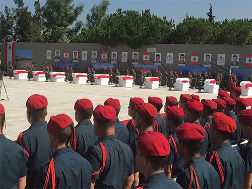 El Gobierno libanés homenajea a militares secuestrados y asesinados por Daesh El Gobierno libanés homenajea a militares secuestrados y asesinados por Daesh
