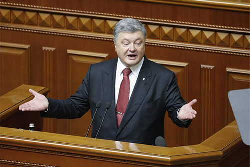El presidente de Ucrania, Petró Poroshenko La sociedad en Ucrania está cansada de la guerra, dice el Presidente