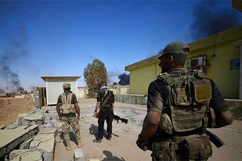 fuerzas iraquíes en la ciudad de Tal Afar Hallan equipamiento estadounidense en la ciudad liberada de Tal Afar