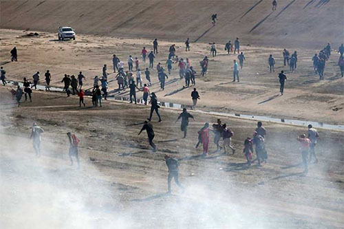 gas lacrimógeno contra migrantes Confirman en Estados Unidos el arresto de 42 migrantes centroamericanos