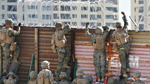 Militares colocan alambradas en zona fronteriza con México EEUU militariza su frontera ante avance de caravana de migrantes