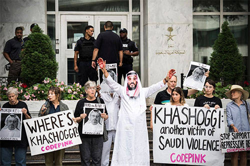una manifestación contra el régimen saudí Estados Unidos sanciona a 17 saudíes por el asesinato del periodista Jashoggi