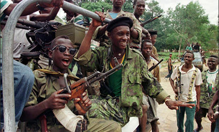 Sierra Leona Más de trece muertos por volcar un camión militar en Sierra Leona