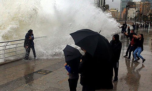 olas en Beirut La tormenta Norma paraliza grandes regiones del Líbano